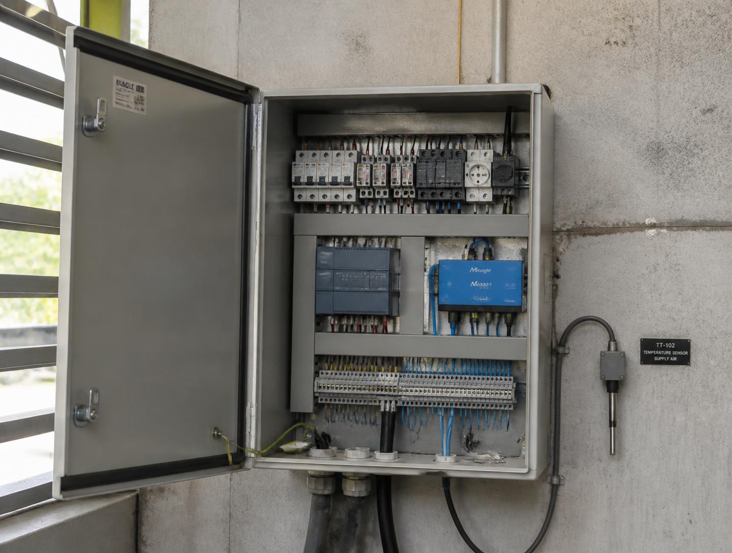 Smart building control and monitoring dashboard